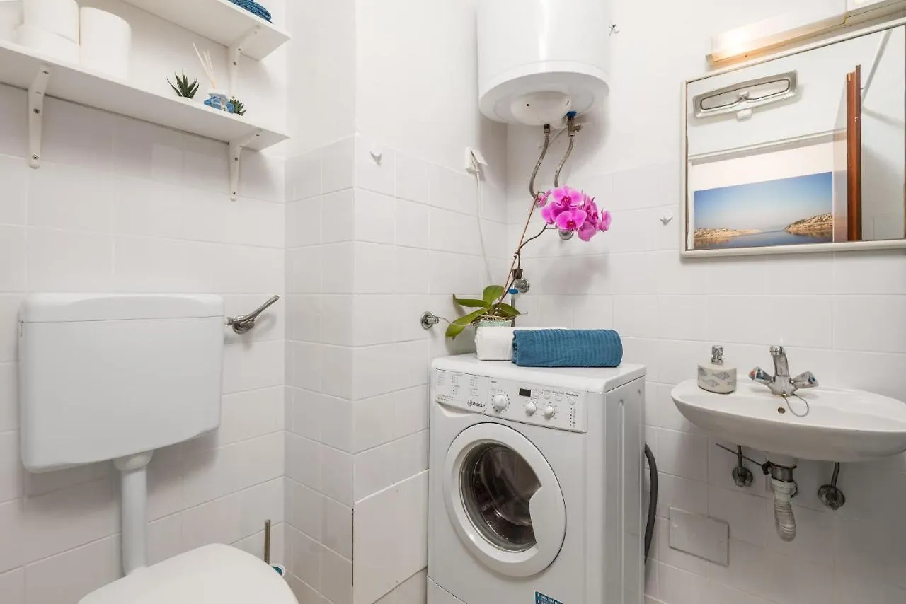 Apartment Papalina Vrsar 0*,  Croatia